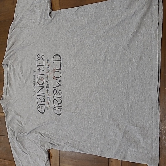In a World Full of Grinches Grey T-shirt L - Picture 1 of 4